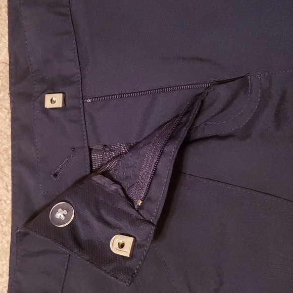 Nivo Women's Black Golf Shorts - Picture 5 of 14